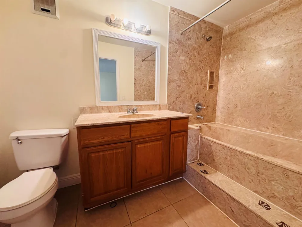 7 CROSSINGS CIRCLE #G Boynton Beach, FL 33435