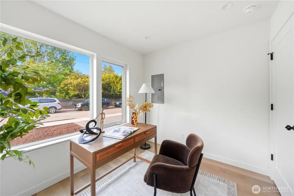 4907 SW Canada Drive Seattle, WA 98136
