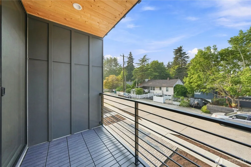 4907 SW Canada Drive Seattle, WA 98136
