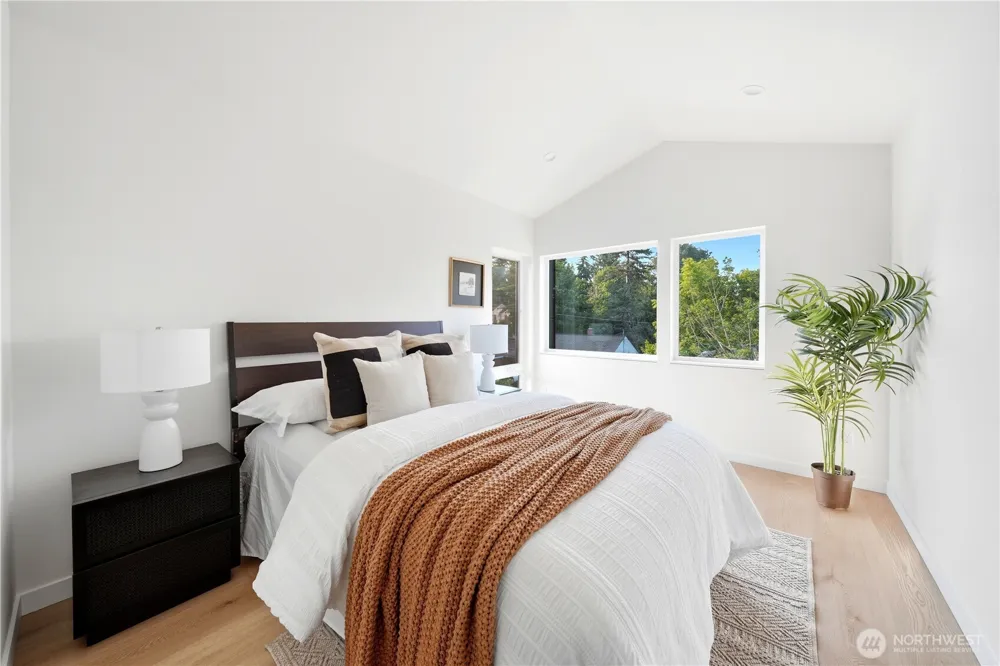 4907 SW Canada Drive Seattle, WA 98136