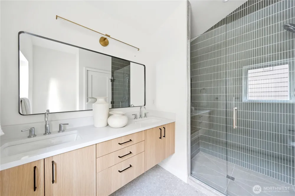 4907 SW Canada Drive Seattle, WA 98136