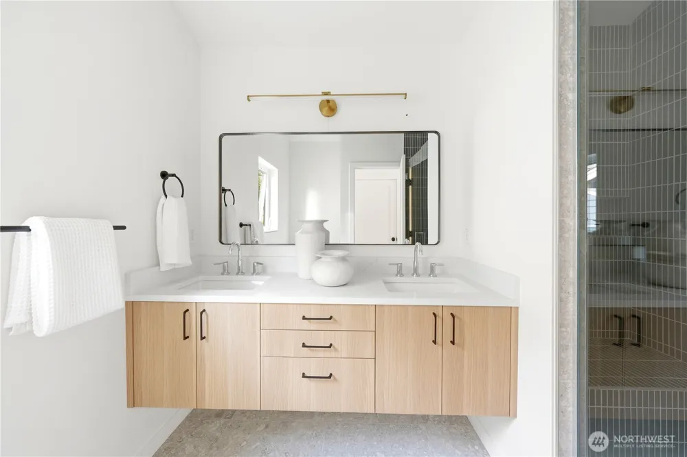 4907 SW Canada Drive Seattle, WA 98136
