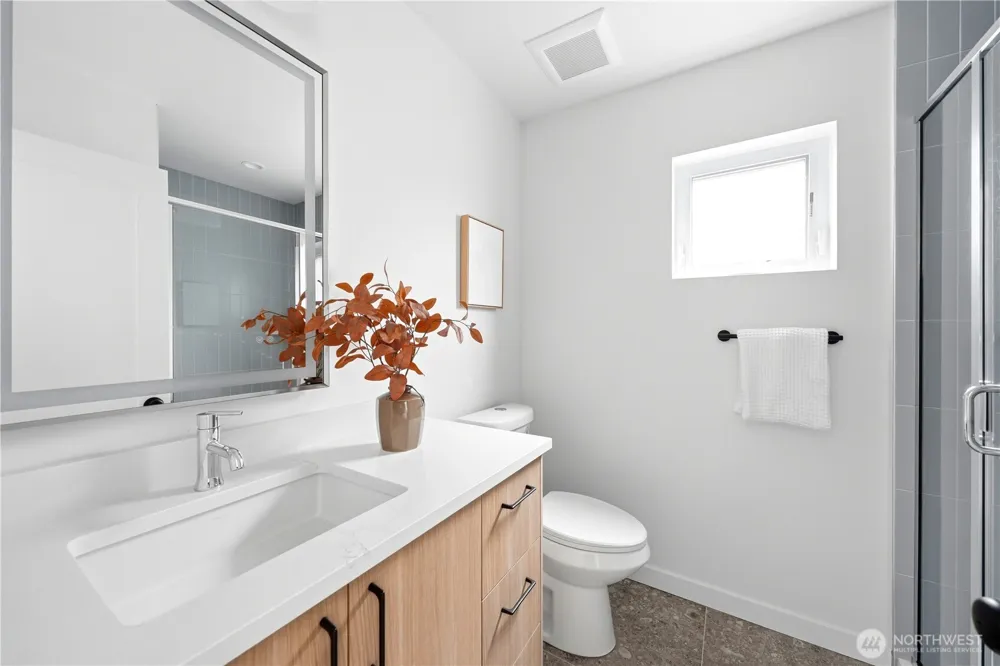 4907 SW Canada Drive Seattle, WA 98136