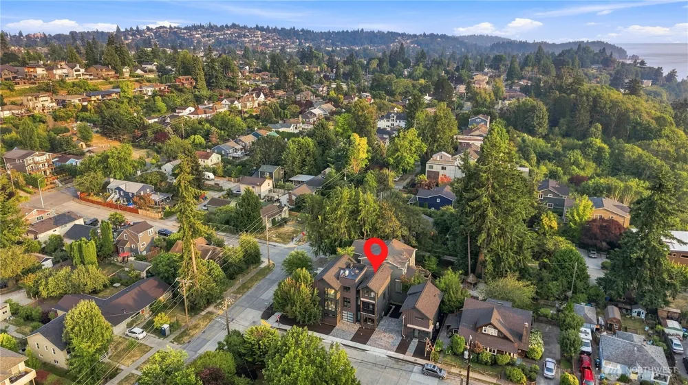 4907 SW Canada Drive Seattle, WA 98136