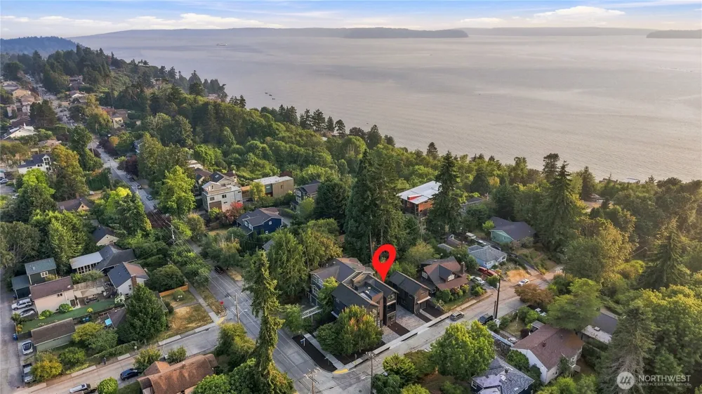 4907 SW Canada Drive Seattle, WA 98136