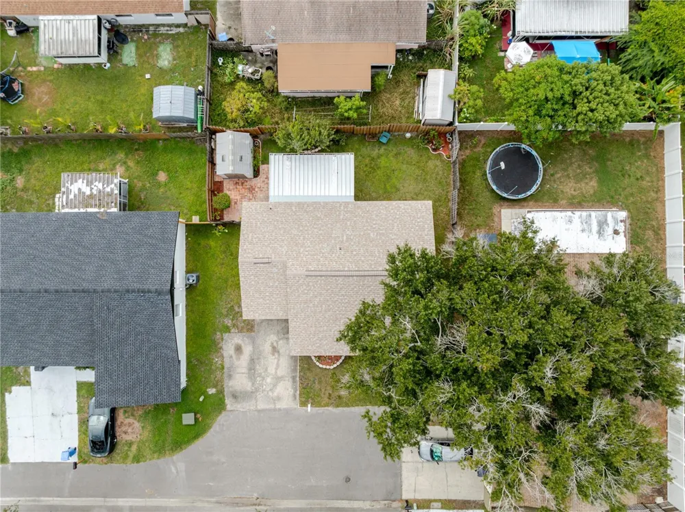 10118 HUNTERS POINT COURT Tampa, FL 33615