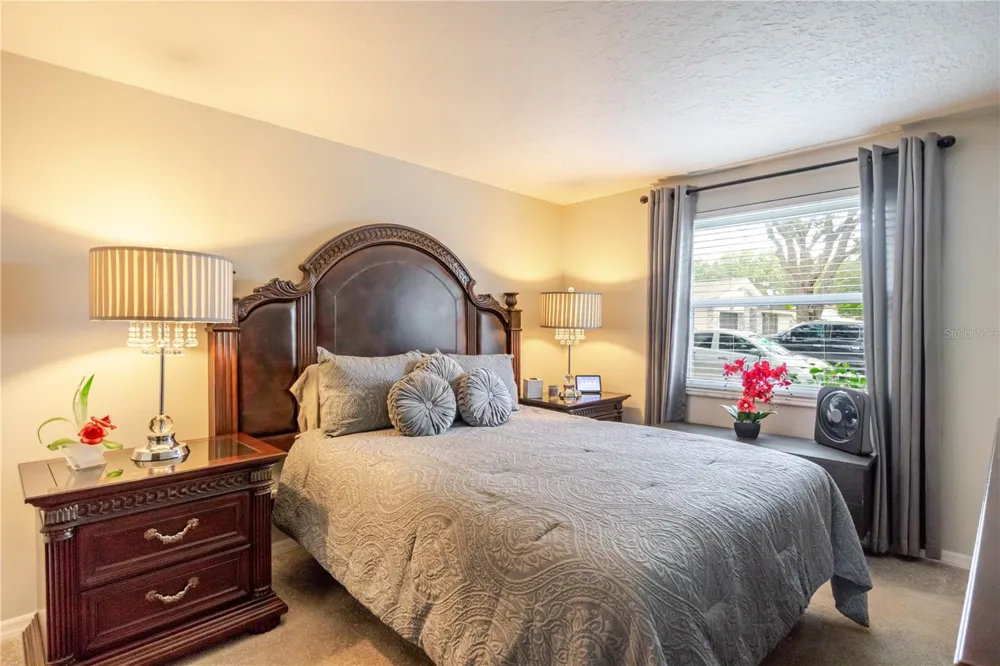 10118 HUNTERS POINT COURT Tampa, FL 33615