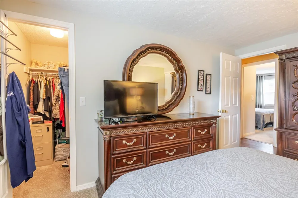 10118 HUNTERS POINT COURT Tampa, FL 33615