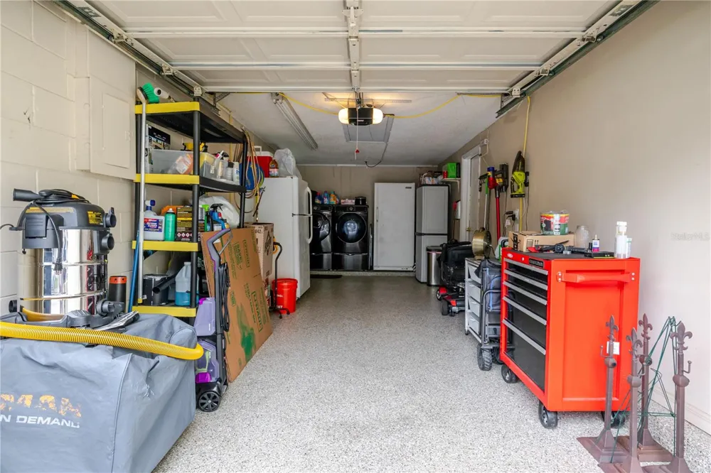 10118 HUNTERS POINT COURT Tampa, FL 33615
