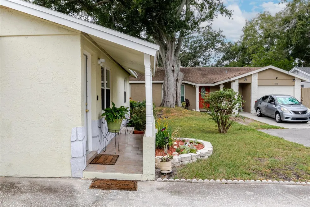 10118 HUNTERS POINT COURT Tampa, FL 33615