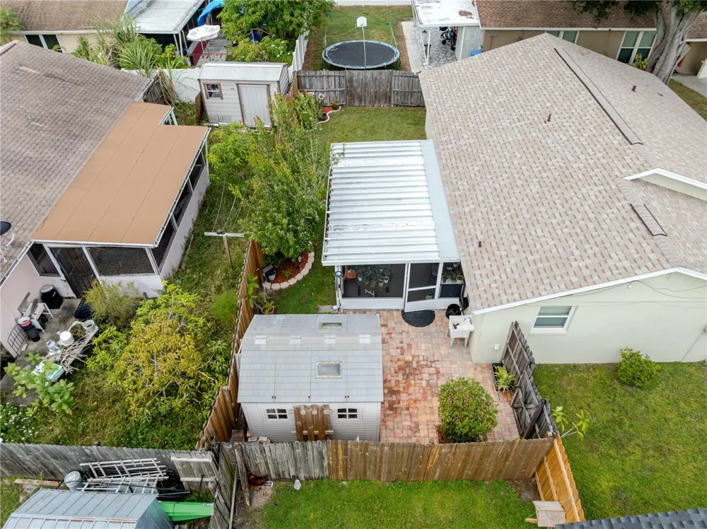 10118 HUNTERS POINT COURT Tampa, FL 33615