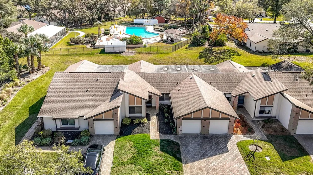 7385 CRESTWOOD DRIVE Weeki Wachee, FL 34613