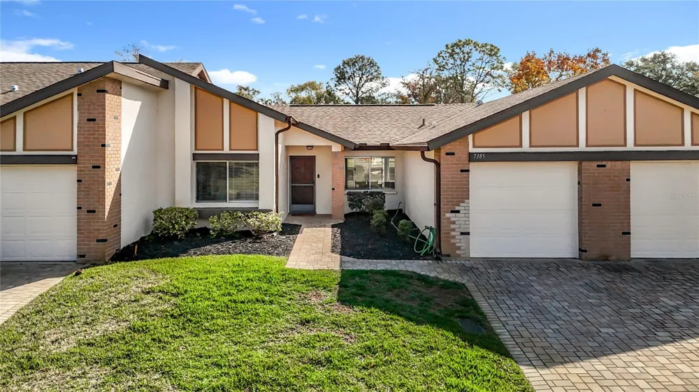 7385 CRESTWOOD DRIVE Weeki Wachee, FL 34613
