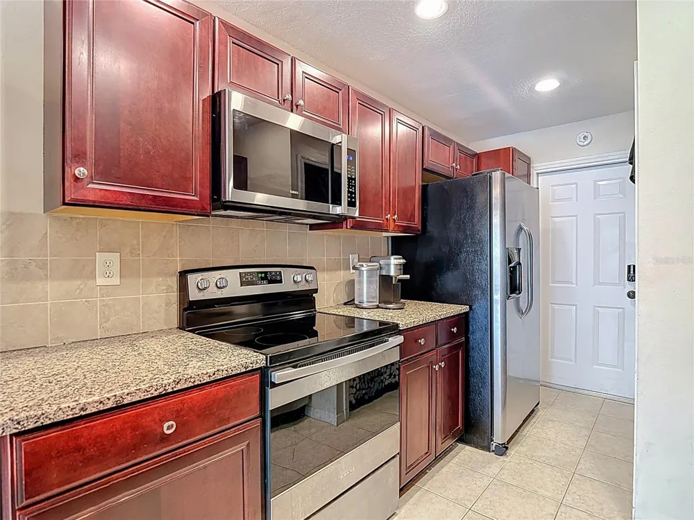 7385 CRESTWOOD DRIVE Weeki Wachee, FL 34613