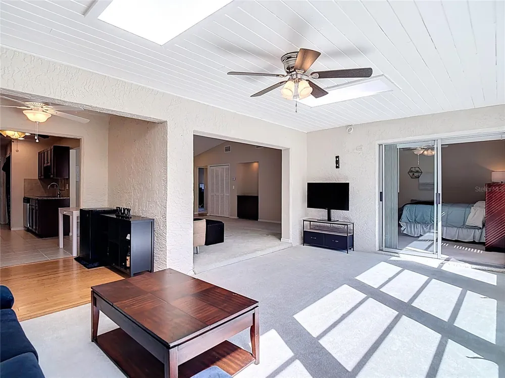 7385 CRESTWOOD DRIVE Weeki Wachee, FL 34613