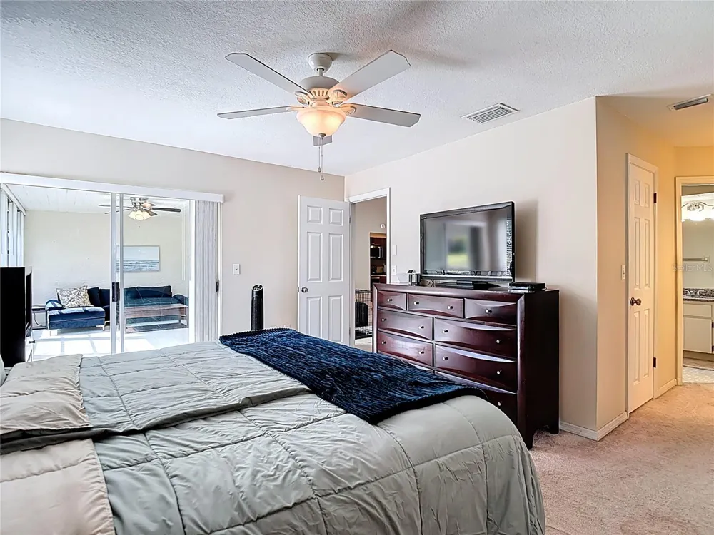 7385 CRESTWOOD DRIVE Weeki Wachee, FL 34613