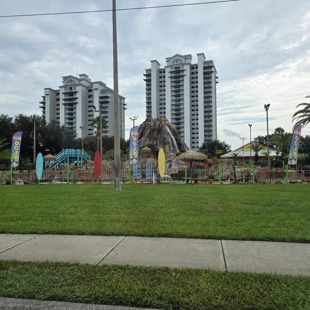 13427 BLUE HERON BEACH DR #1405 Orlando, FL 32821