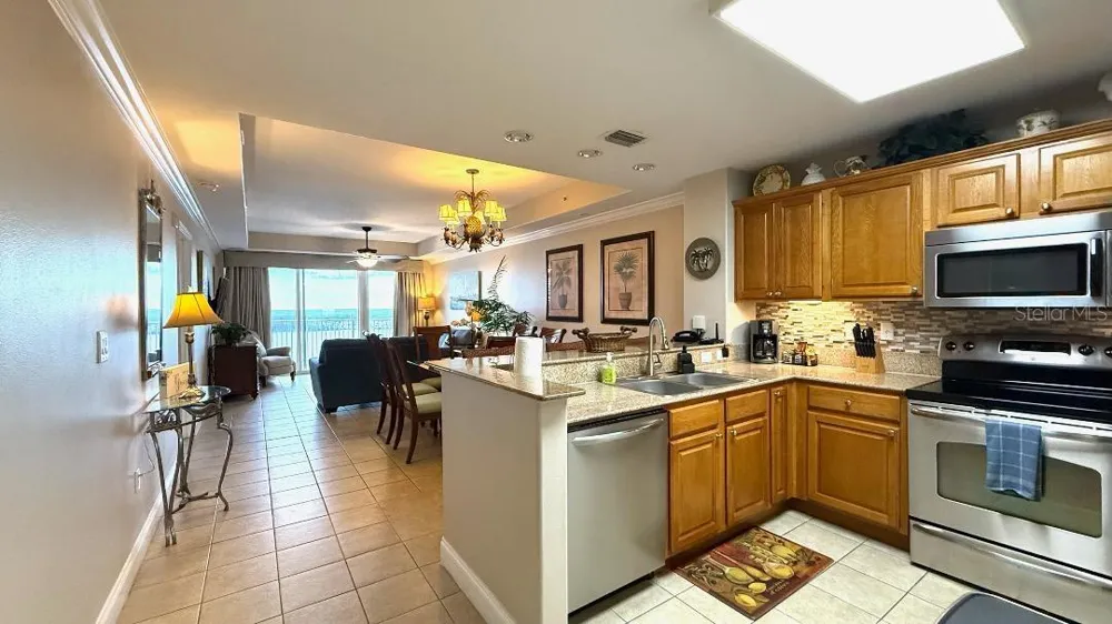 13427 BLUE HERON BEACH DR #1405 Orlando, FL 32821