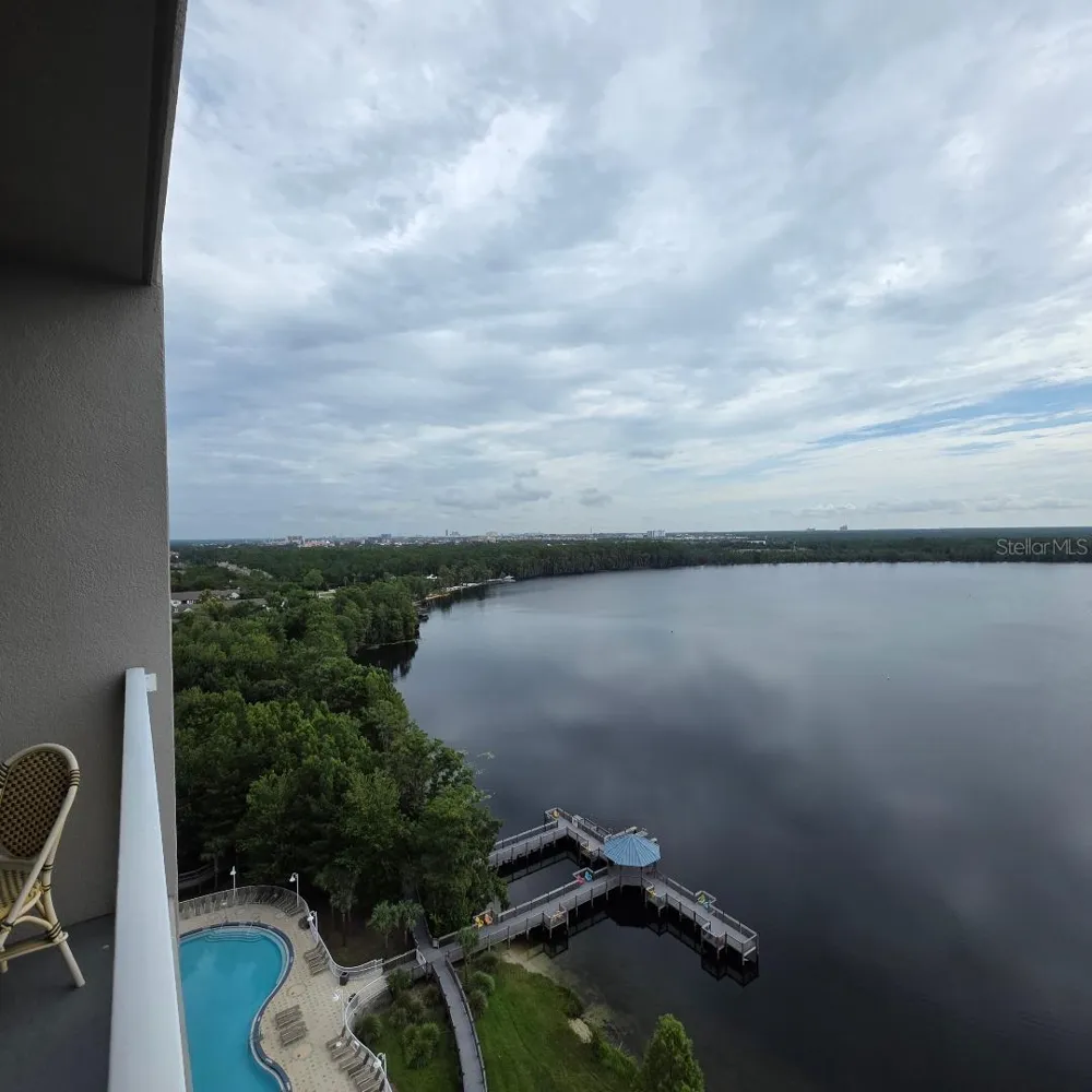 13427 BLUE HERON BEACH DR #1405 Orlando, FL 32821