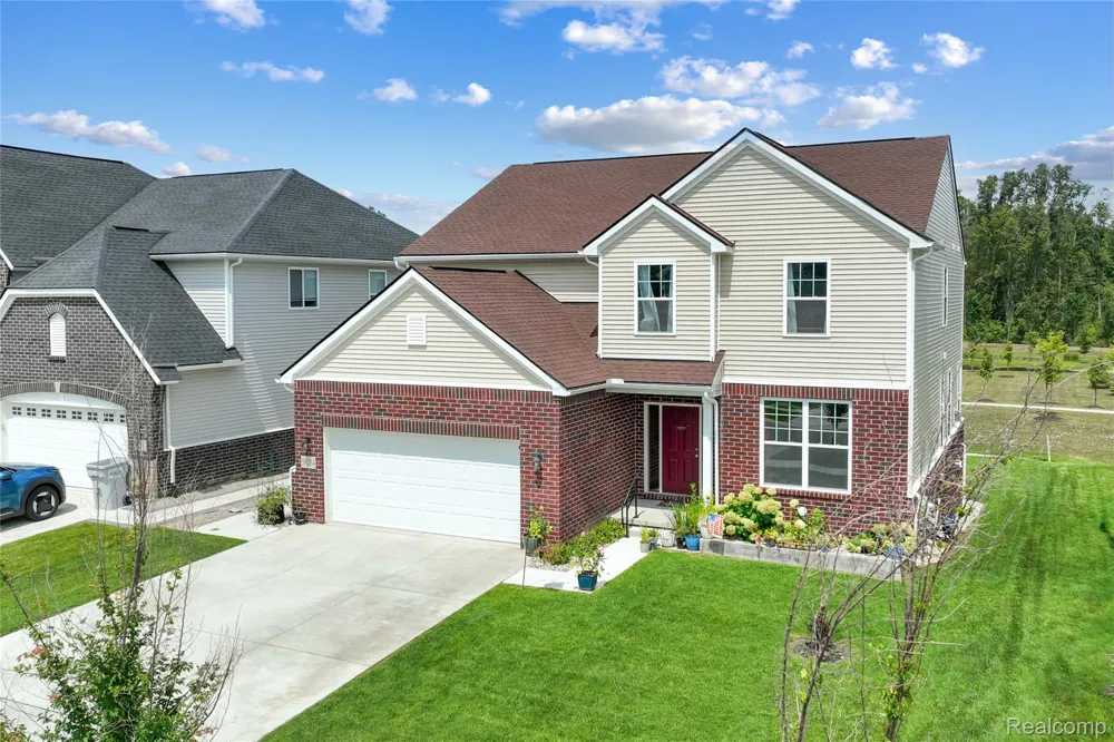 58714 Sella Drive Lyon Charter Township, MI 48178