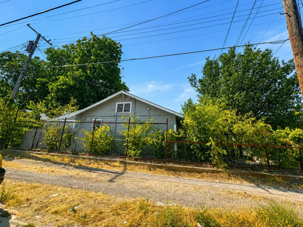 110 Marlborough Avenue Dallas, TX 75208