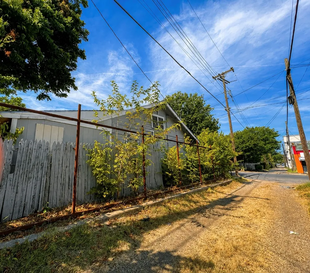 110 Marlborough Avenue Dallas, TX 75208