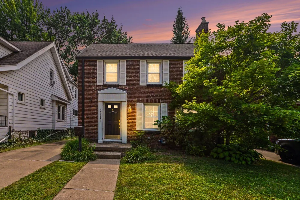 22515 Gregory Street Dearborn, MI 48124