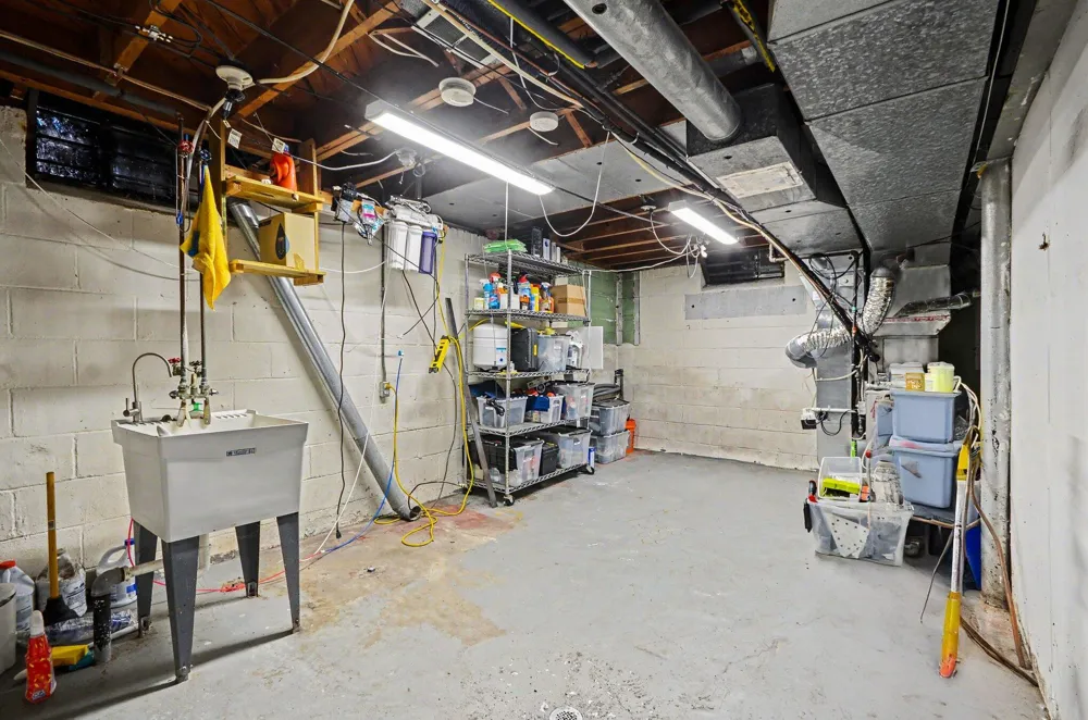 22515 Gregory Street Dearborn, MI 48124