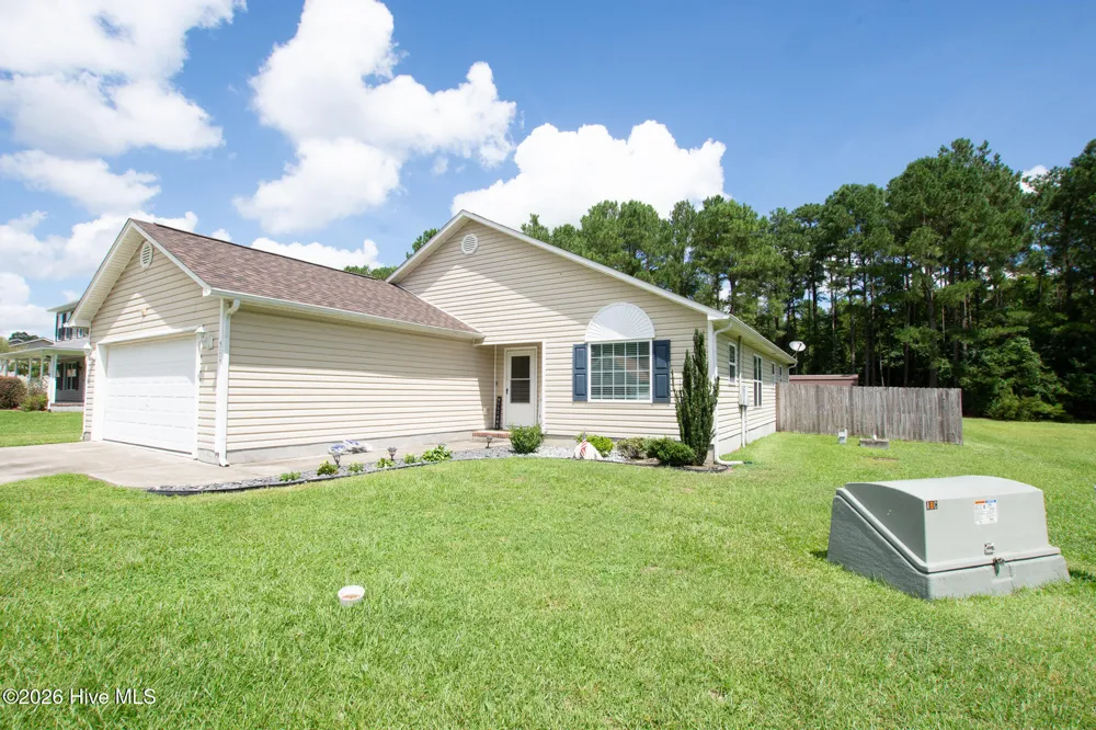 511 Sassy Court Richlands, NC 28574