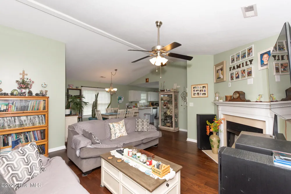 511 Sassy Court Richlands, NC 28574