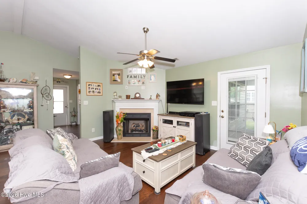 511 Sassy Court Richlands, NC 28574