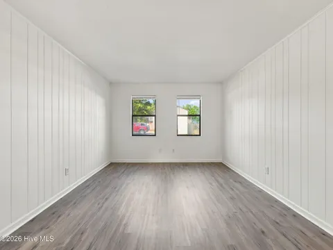 100 Ravenwood Drive #B