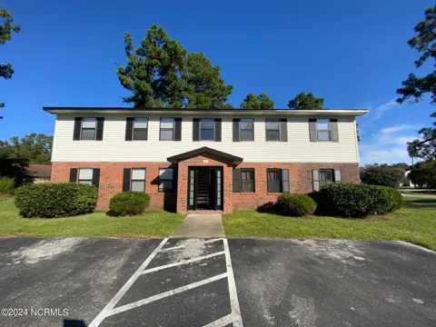 100 Ravenwood Drive #B