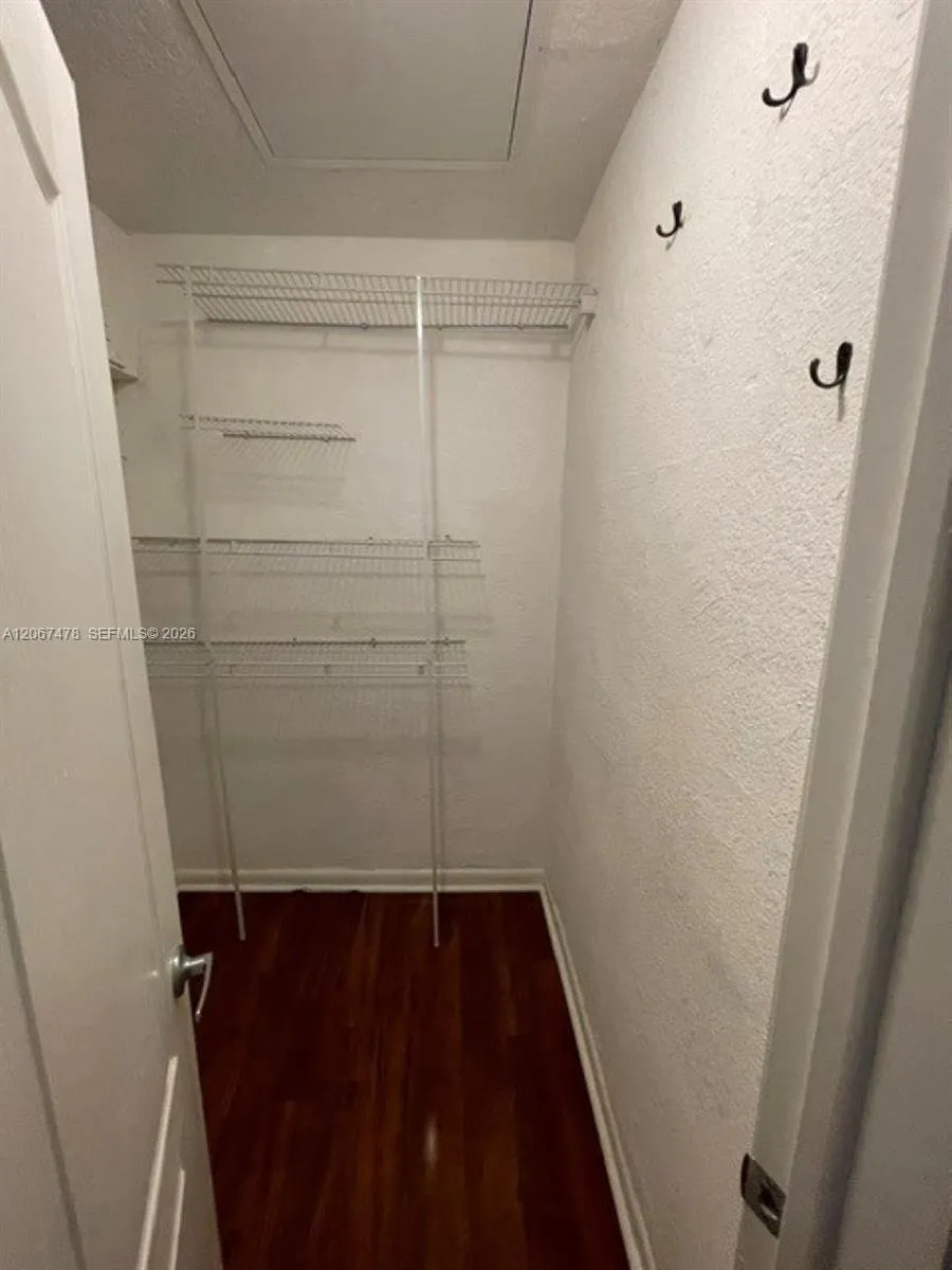 8950 SW 69th Ct #216 Pinecrest, FL 33156