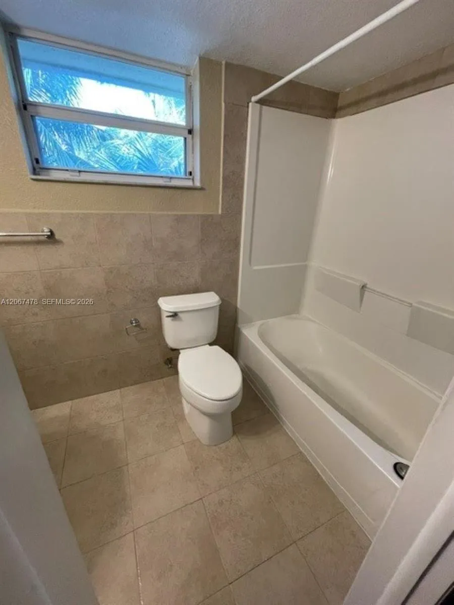 8950 SW 69th Ct #216 Pinecrest, FL 33156