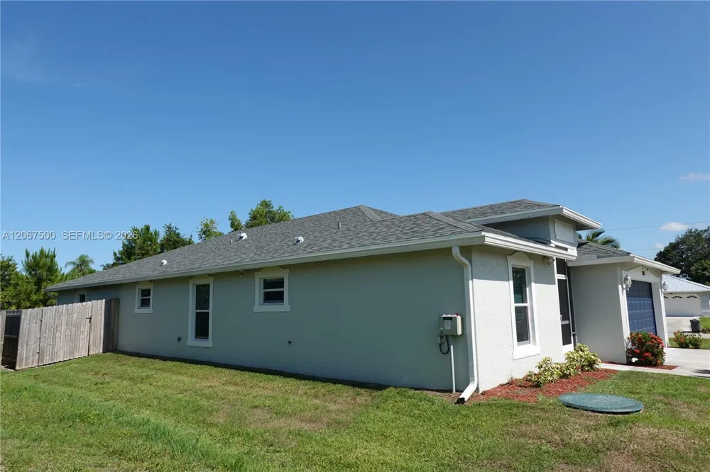 2167 SW Best St Port St. Lucie, FL 34984