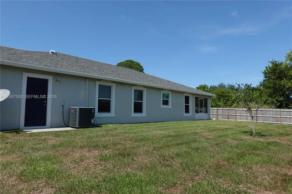 2167 SW Best St Port St. Lucie, FL 34984