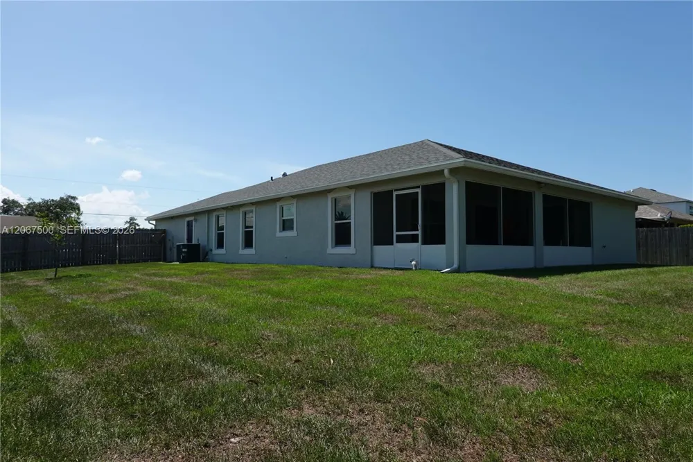2167 SW Best St Port St. Lucie, FL 34984