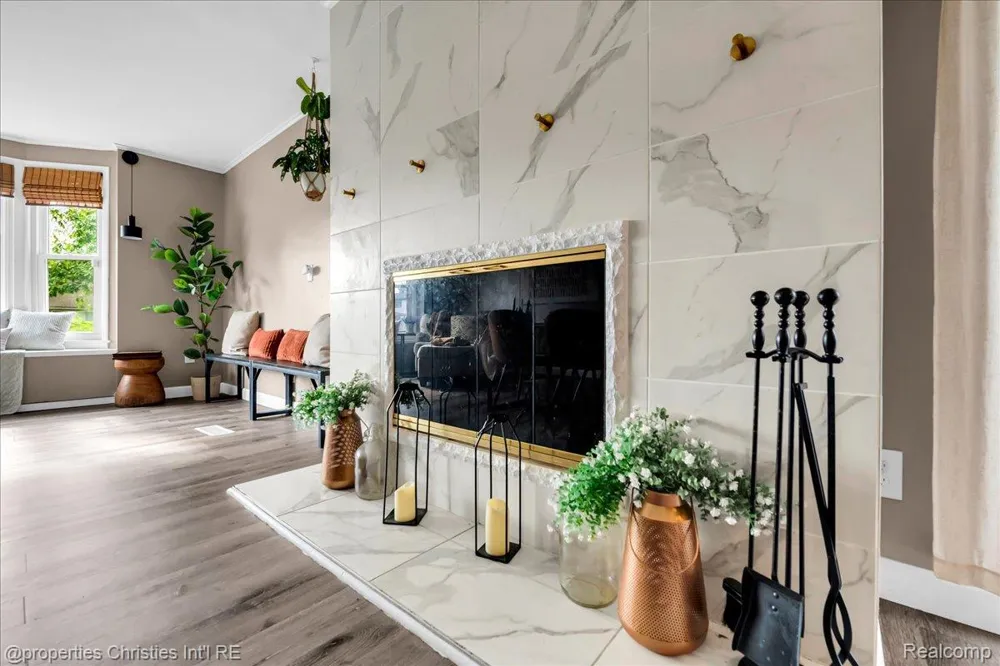 24600 Manistee Street Oak Park City, MI 48237