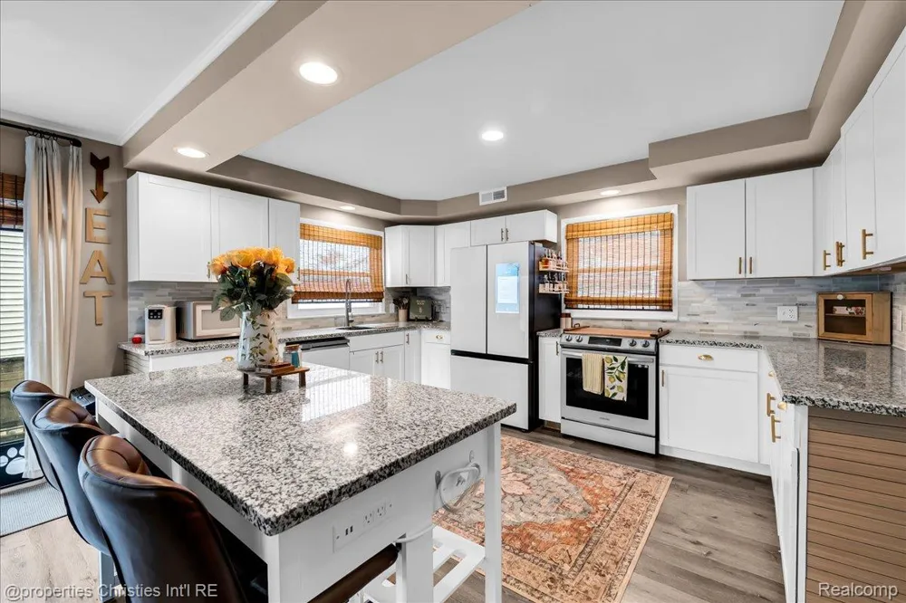 24600 Manistee Street Oak Park City, MI 48237
