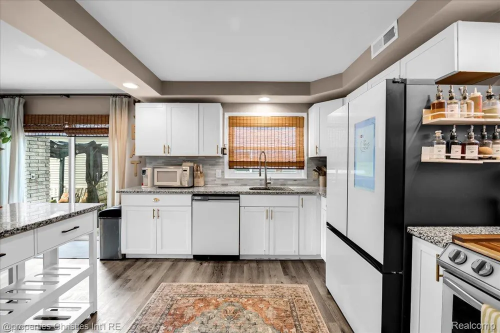 24600 Manistee Street Oak Park City, MI 48237