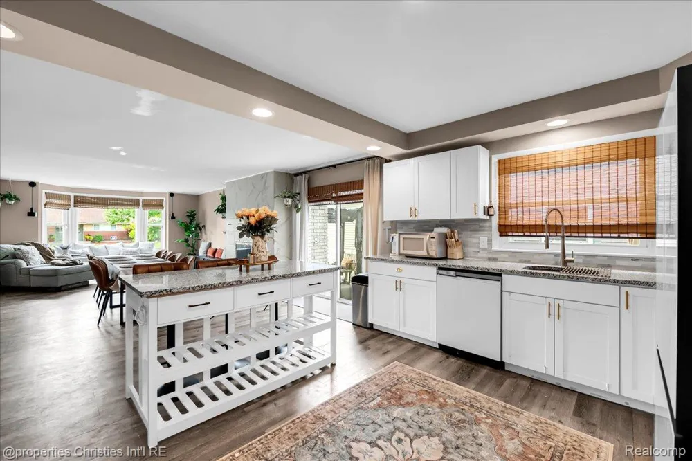 24600 Manistee Street Oak Park City, MI 48237