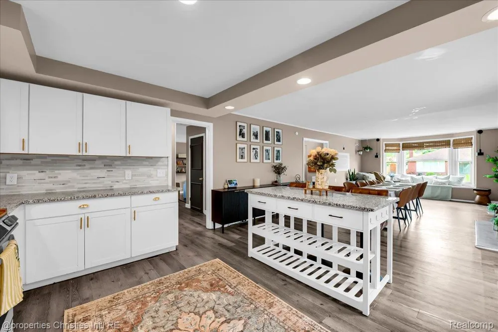 24600 Manistee Street Oak Park City, MI 48237