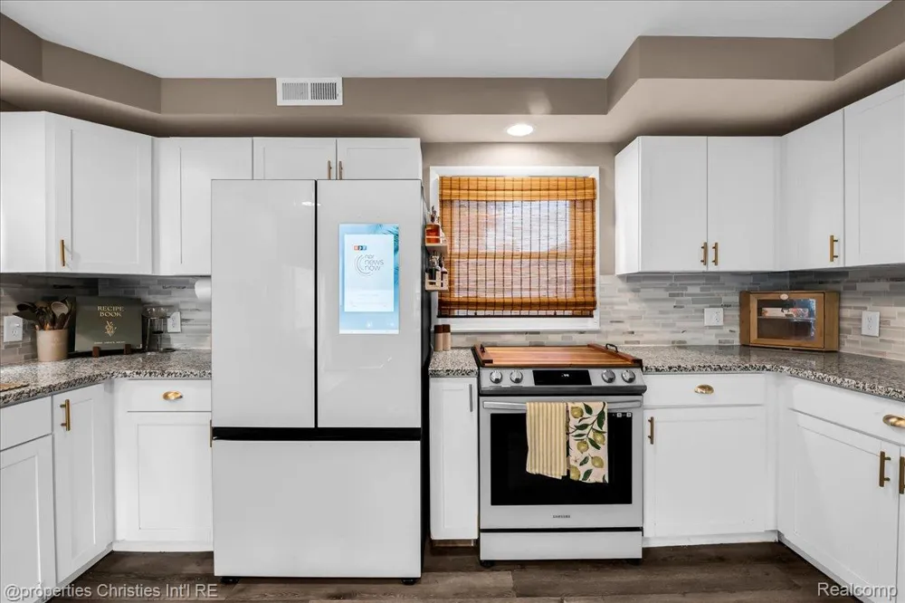 24600 Manistee Street Oak Park City, MI 48237