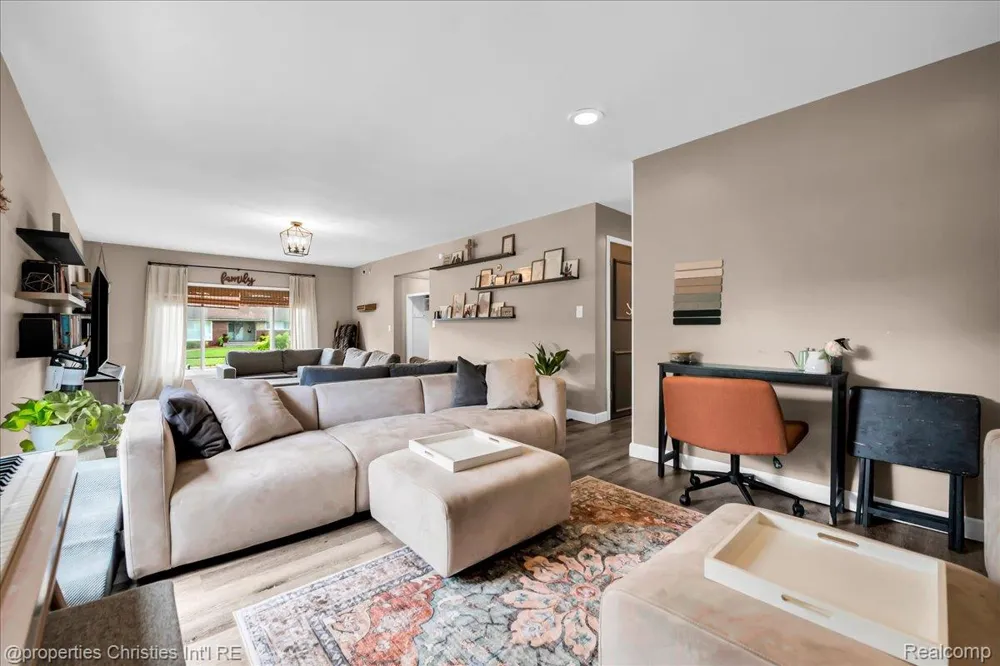 24600 Manistee Street Oak Park City, MI 48237