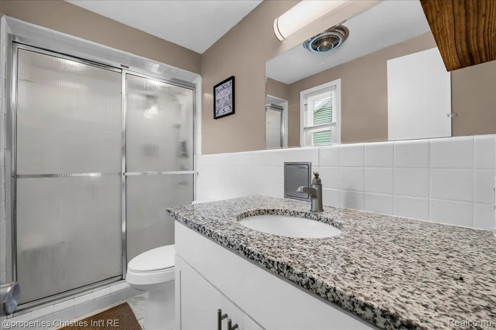 24600 Manistee Street Oak Park City, MI 48237