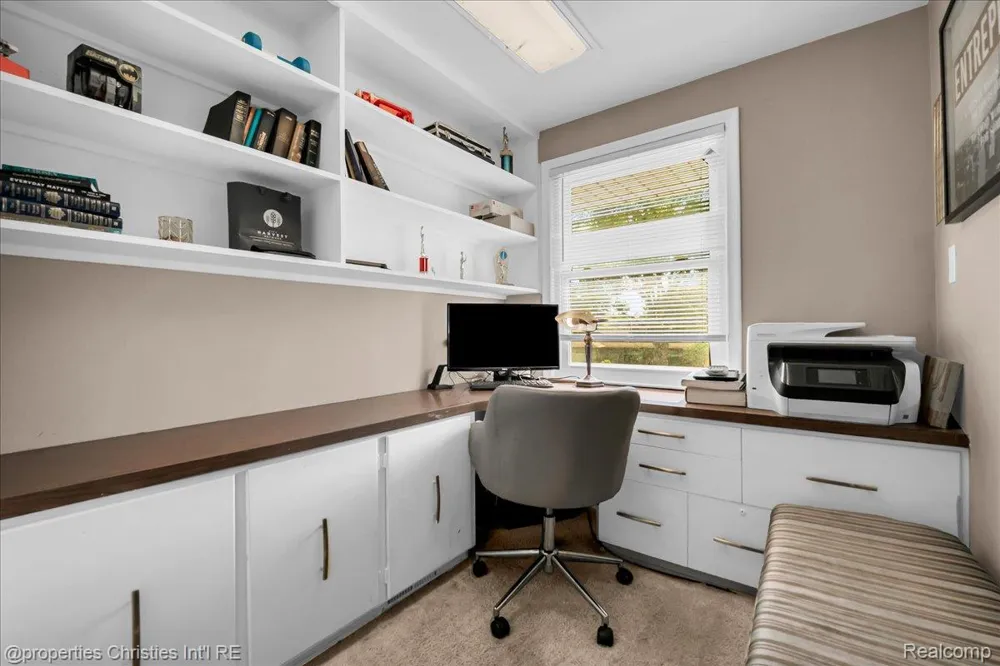 24600 Manistee Street Oak Park City, MI 48237