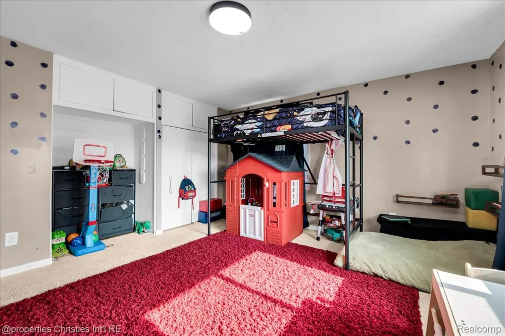 24600 Manistee Street Oak Park City, MI 48237