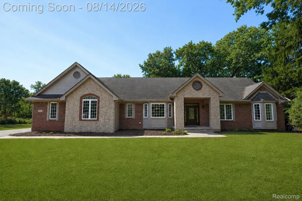 372 Hunters Ridge Drive #A Brandon Charter Township, MI 48462