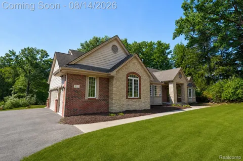 372 Hunters Ridge Drive